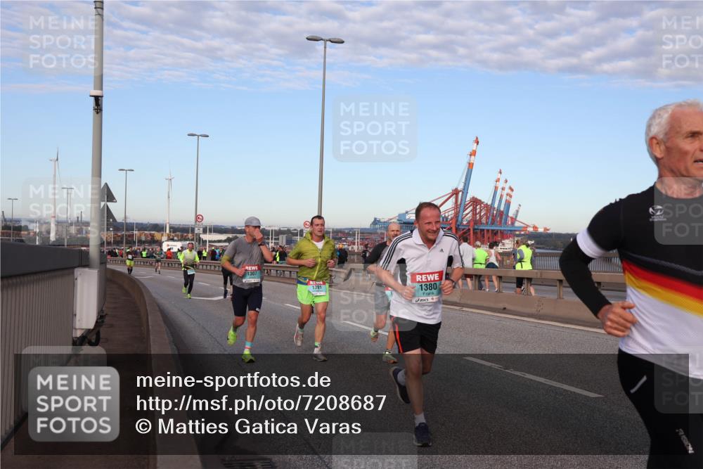 03.10.2024 - Köhlbrandbrückenlauf Matties Gatica Varas http://msf.ph/oto/7208687 03.10.2024 09:34:40 Position 2 1307, 1391, 1380 meine-sportfotos.de