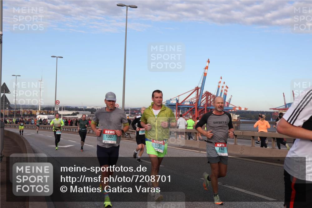 03.10.2024 - Köhlbrandbrückenlauf Matties Gatica Varas http://msf.ph/oto/7208701 03.10.2024 09:34:41 Position 2 120, 1307, 1068, 1391, 1162 meine-sportfotos.de