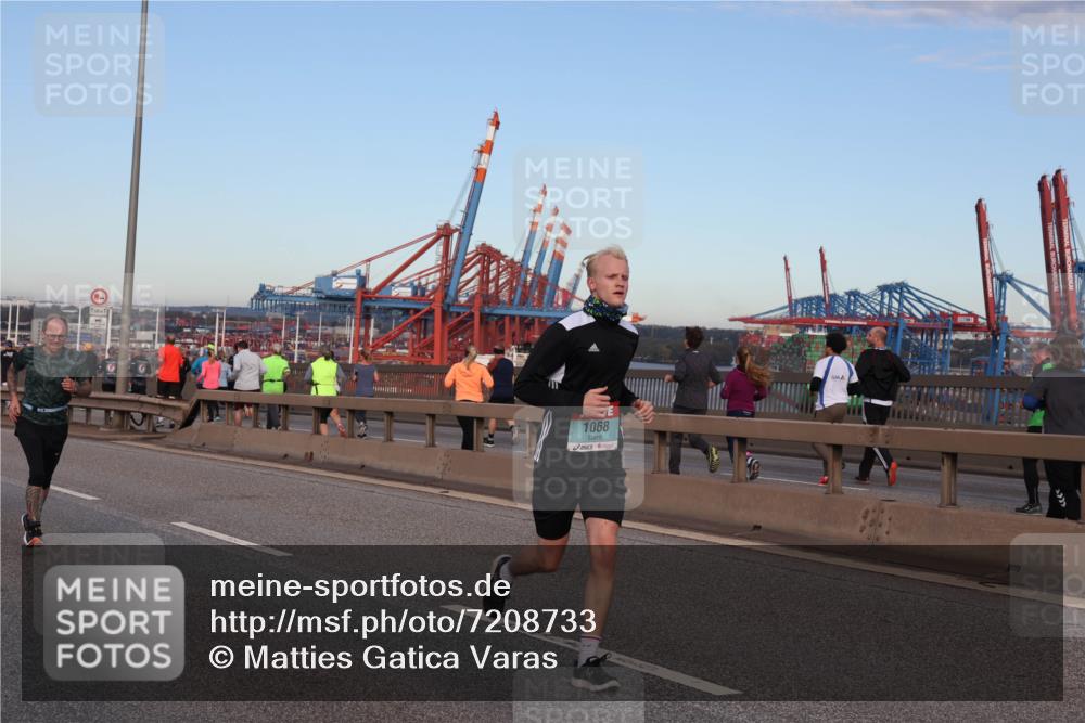03.10.2024 - Köhlbrandbrückenlauf Matties Gatica Varas http://msf.ph/oto/7208733 03.10.2024 09:34:43 Position 2 1068 meine-sportfotos.de