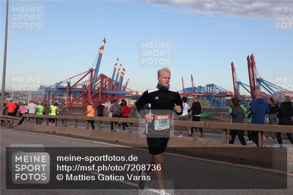 03.10.2024 - Köhlbrandbrückenlauf Matties Gatica Varas http://msf.ph/oto/7208736 03.10.2024 09:34:44 Position 2 1068 meine-sportfotos.de