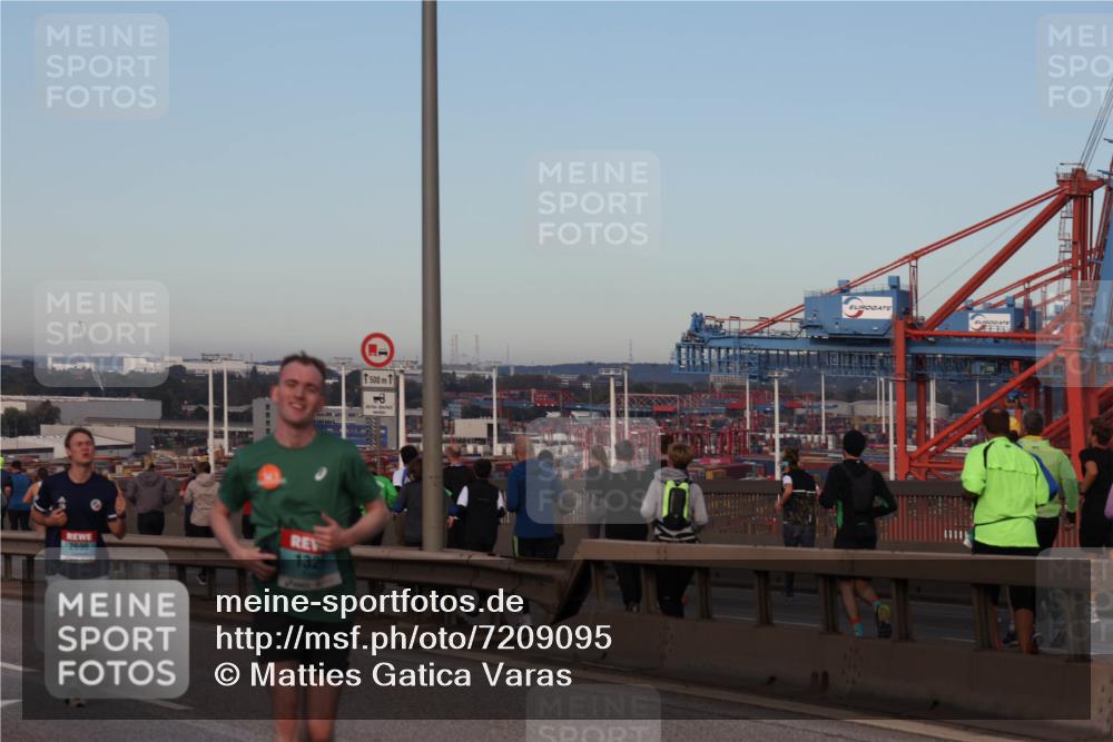 03.10.2024 - Köhlbrandbrückenlauf Matties Gatica Varas http://msf.ph/oto/7209095 03.10.2024 09:34:56 Position 2 2696, 132, 500 meine-sportfotos.de