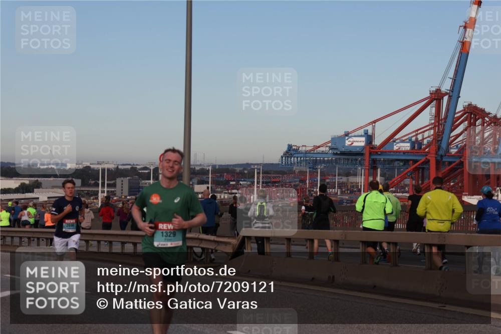 03.10.2024 - Köhlbrandbrückenlauf Matties Gatica Varas http://msf.ph/oto/7209121 03.10.2024 09:34:56 Position 2 2696, 1329 meine-sportfotos.de