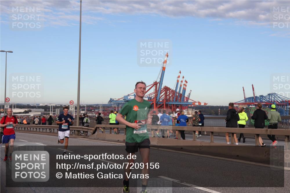 03.10.2024 - Köhlbrandbrückenlauf Matties Gatica Varas http://msf.ph/oto/7209156 03.10.2024 09:34:58 Position 2 2696 meine-sportfotos.de
