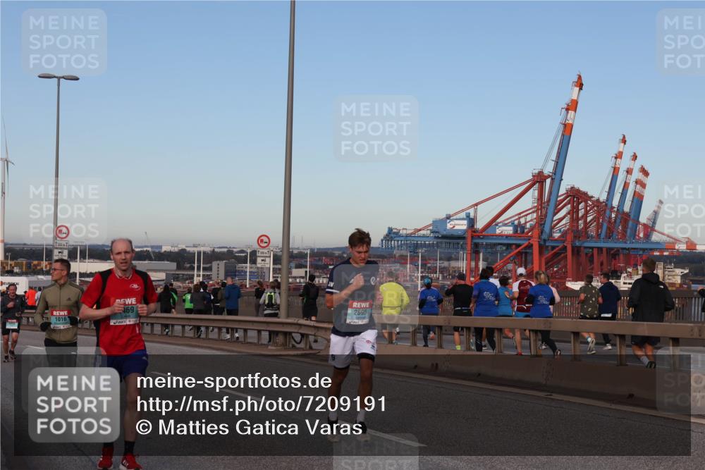 03.10.2024 - Köhlbrandbrückenlauf Matties Gatica Varas http://msf.ph/oto/7209191 03.10.2024 09:34:59 Position 2 1500, 1016, 69, 500, 2696 meine-sportfotos.de