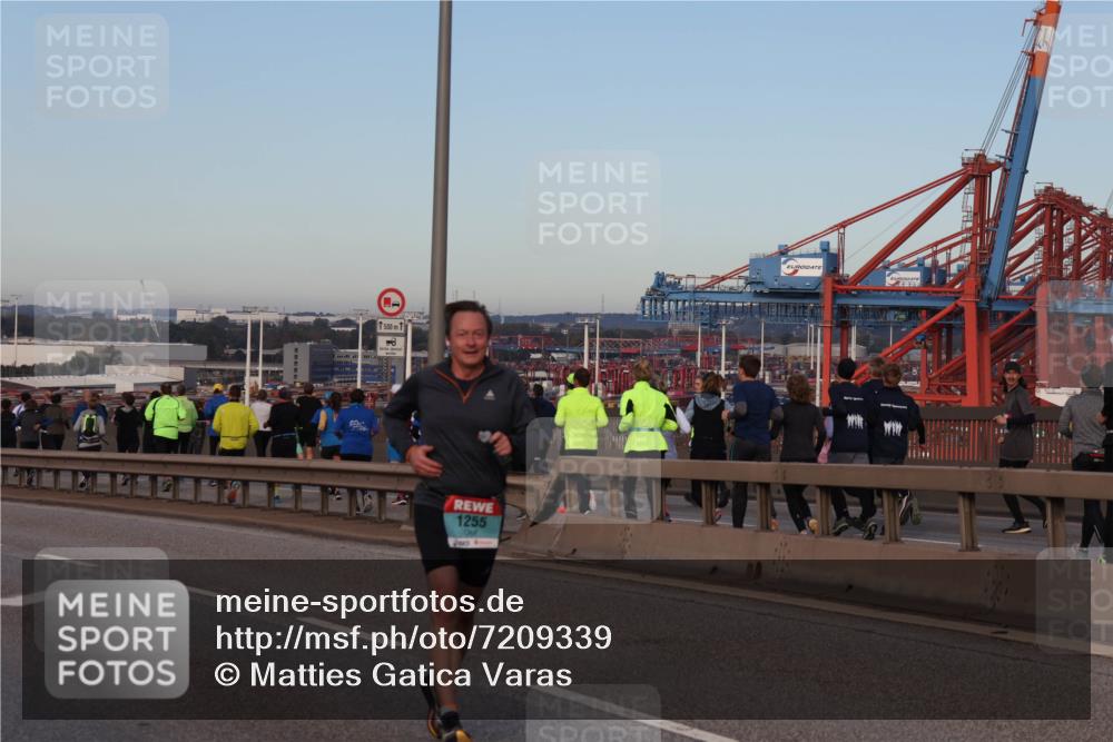 03.10.2024 - Köhlbrandbrückenlauf Matties Gatica Varas http://msf.ph/oto/7209339 03.10.2024 09:35:06 Position 2 500, 1255 meine-sportfotos.de