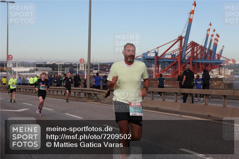 03.10.2024 - Köhlbrandbrückenlauf Matties Gatica Varas http://msf.ph/oto/7209502 03.10.2024 09:35:15 Position 2 00, 2076, 1, 1420 meine-sportfotos.de