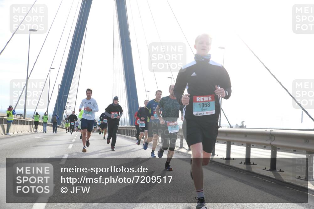 03.10.2024 - Köhlbrandbrückenlauf Jannik Wohlers http://msf.ph/oto/7209517 03.10.2024 09:20:43 Position 1 2522, 1218, 1437, 1068, 1089 meine-sportfotos.de