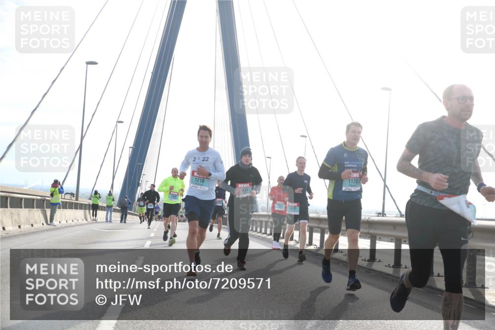 03.10.2024 - Köhlbrandbrückenlauf Jannik Wohlers http://msf.ph/oto/7209571 03.10.2024 09:20:45 Position 1 1, 20, 22, 1218, 435, 1140, 1437, 9, 2017, 1170 meine-sportfotos.de