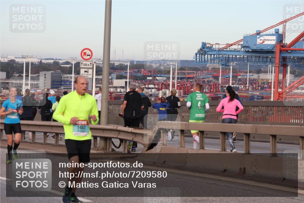 03.10.2024 - Köhlbrandbrückenlauf Matties Gatica Varas http://msf.ph/oto/7209580 03.10.2024 09:35:20 Position 2 132, 1500, 1482 meine-sportfotos.de