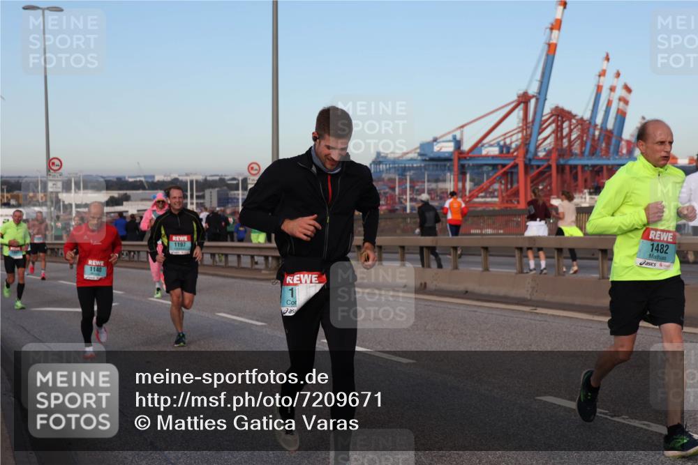 03.10.2024 - Köhlbrandbrückenlauf Matties Gatica Varas http://msf.ph/oto/7209671 03.10.2024 09:35:24 Position 2 1140, 1197, 1, 1482 meine-sportfotos.de