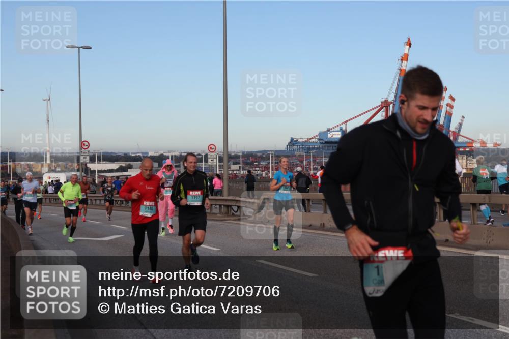 03.10.2024 - Köhlbrandbrückenlauf Matties Gatica Varas http://msf.ph/oto/7209706 03.10.2024 09:35:24 Position 2 500, 067, 1140, 1478, 1197, 1, 6353 meine-sportfotos.de