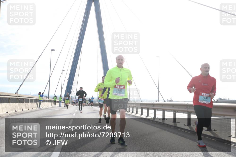 03.10.2024 - Köhlbrandbrückenlauf Jannik Wohlers http://msf.ph/oto/7209713 03.10.2024 09:20:48 Position 1 1250, 1482, 1140 meine-sportfotos.de