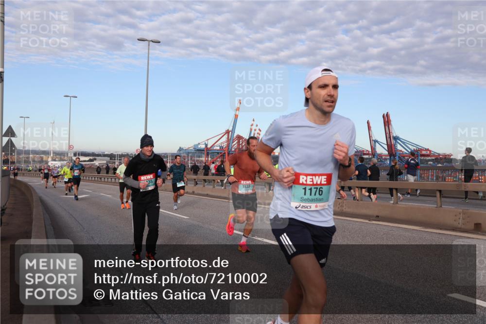 03.10.2024 - Köhlbrandbrückenlauf Matties Gatica Varas http://msf.ph/oto/7210002 03.10.2024 09:35:34 Position 2 135, 1533, 1176, 9247 meine-sportfotos.de