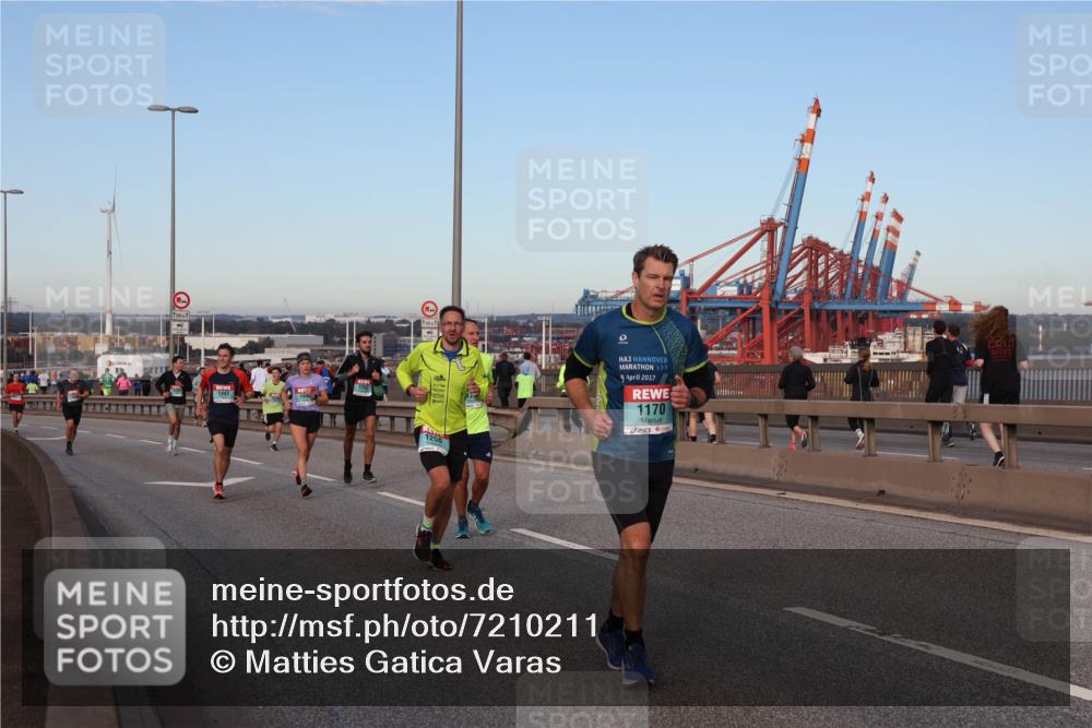 03.10.2024 - Köhlbrandbrückenlauf Matties Gatica Varas http://msf.ph/oto/7210211 03.10.2024 09:35:38 Position 2 1442, 1250, 9, 2017, 1170 meine-sportfotos.de