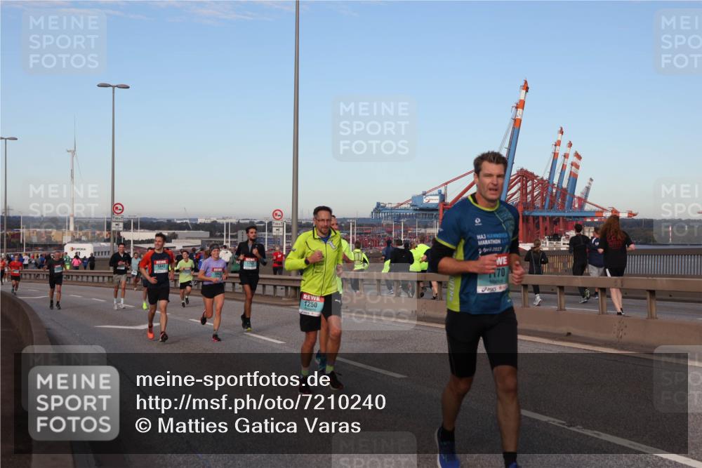 03.10.2024 - Köhlbrandbrückenlauf Matties Gatica Varas http://msf.ph/oto/7210240 03.10.2024 09:35:39 Position 2 1763, 1443, 2017, 1250, 70 meine-sportfotos.de