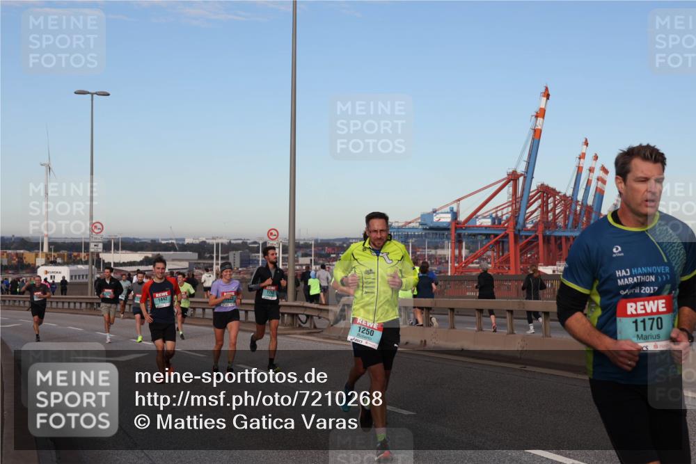 03.10.2024 - Köhlbrandbrückenlauf Matties Gatica Varas http://msf.ph/oto/7210268 03.10.2024 09:35:39 Position 2 500, 1442, 176, 1250, 9, 2017, 1170 meine-sportfotos.de