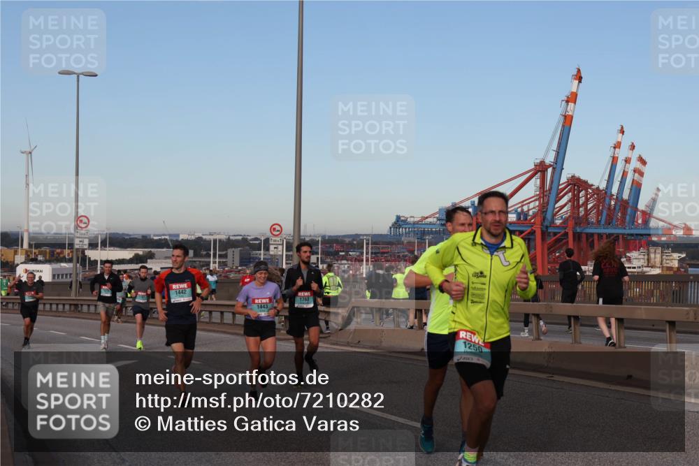 03.10.2024 - Köhlbrandbrückenlauf Matties Gatica Varas http://msf.ph/oto/7210282 03.10.2024 09:35:40 Position 2 75007, 1161, 1442, 500, 1763, 1443, 1250 meine-sportfotos.de