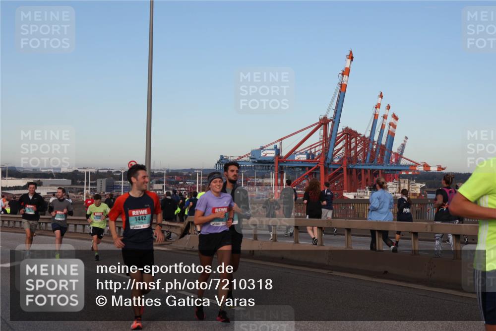 03.10.2024 - Köhlbrandbrückenlauf Matties Gatica Varas http://msf.ph/oto/7210318 03.10.2024 09:35:41 Position 2 1270, 1914, 1161, 1442 meine-sportfotos.de