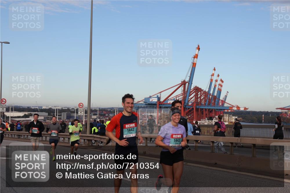 03.10.2024 - Köhlbrandbrückenlauf Matties Gatica Varas http://msf.ph/oto/7210354 03.10.2024 09:35:42 Position 2 1500, 1270, 500, 1, 1442, 1443 meine-sportfotos.de