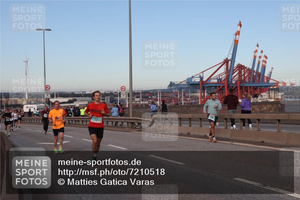 03.10.2024 - Köhlbrandbrückenlauf Matties Gatica Varas http://msf.ph/oto/7210518 03.10.2024 09:35:51 Position 2 42, 1075, 1204 meine-sportfotos.de