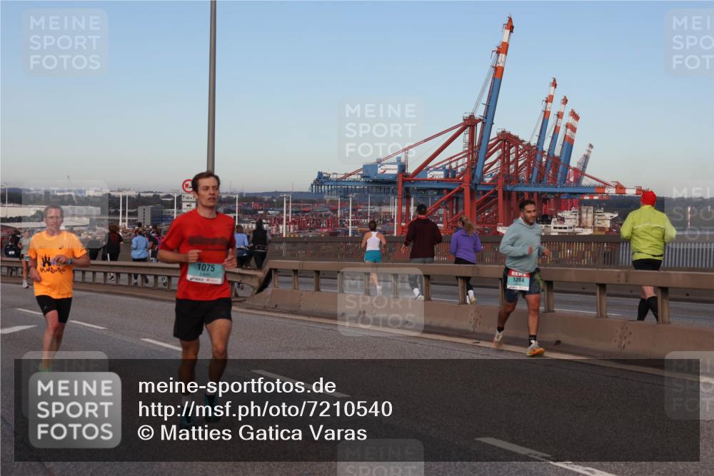 03.10.2024 - Köhlbrandbrückenlauf Matties Gatica Varas http://msf.ph/oto/7210540 03.10.2024 09:35:52 Position 2 500, 1, 1075, 1204 meine-sportfotos.de