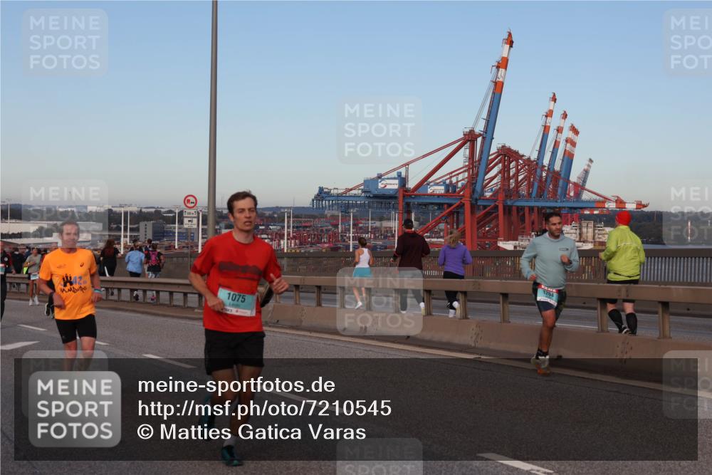 03.10.2024 - Köhlbrandbrückenlauf Matties Gatica Varas http://msf.ph/oto/7210545 03.10.2024 09:35:52 Position 2 500, 1, 42, 1075 meine-sportfotos.de