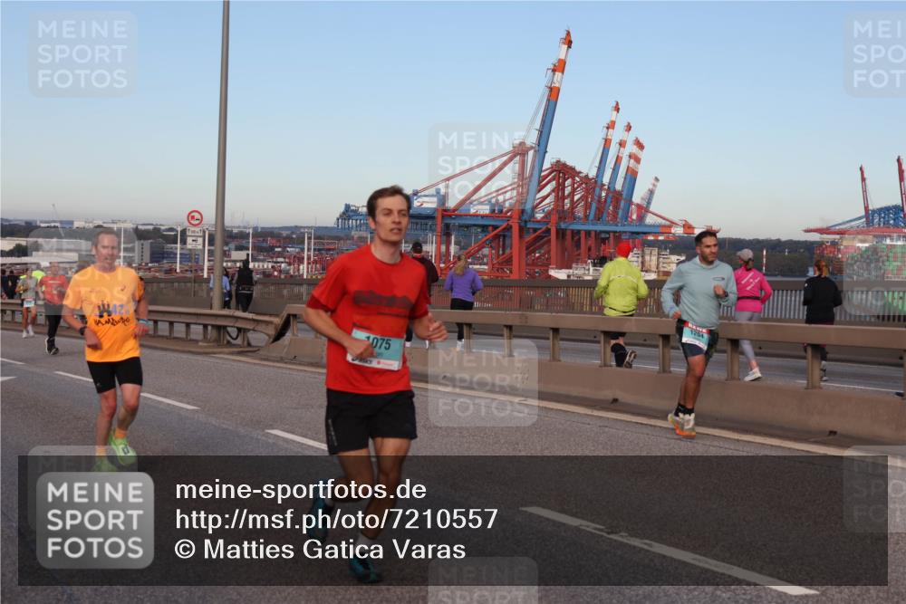 03.10.2024 - Köhlbrandbrückenlauf Matties Gatica Varas http://msf.ph/oto/7210557 03.10.2024 09:35:53 Position 2 500, 075, 1204 meine-sportfotos.de