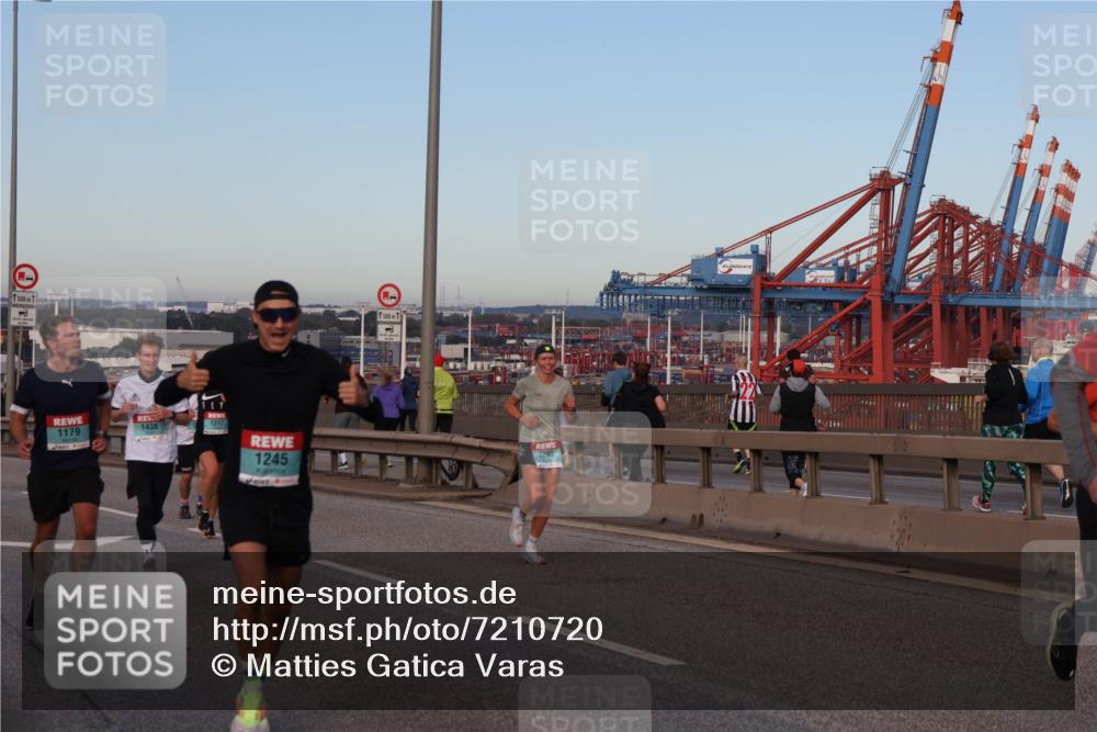 03.10.2024 - Köhlbrandbrückenlauf Matties Gatica Varas http://msf.ph/oto/7210720 03.10.2024 09:36:00 Position 2 1500, 1, 1179, 1438, 1317, 1245, 1500, 2293 meine-sportfotos.de