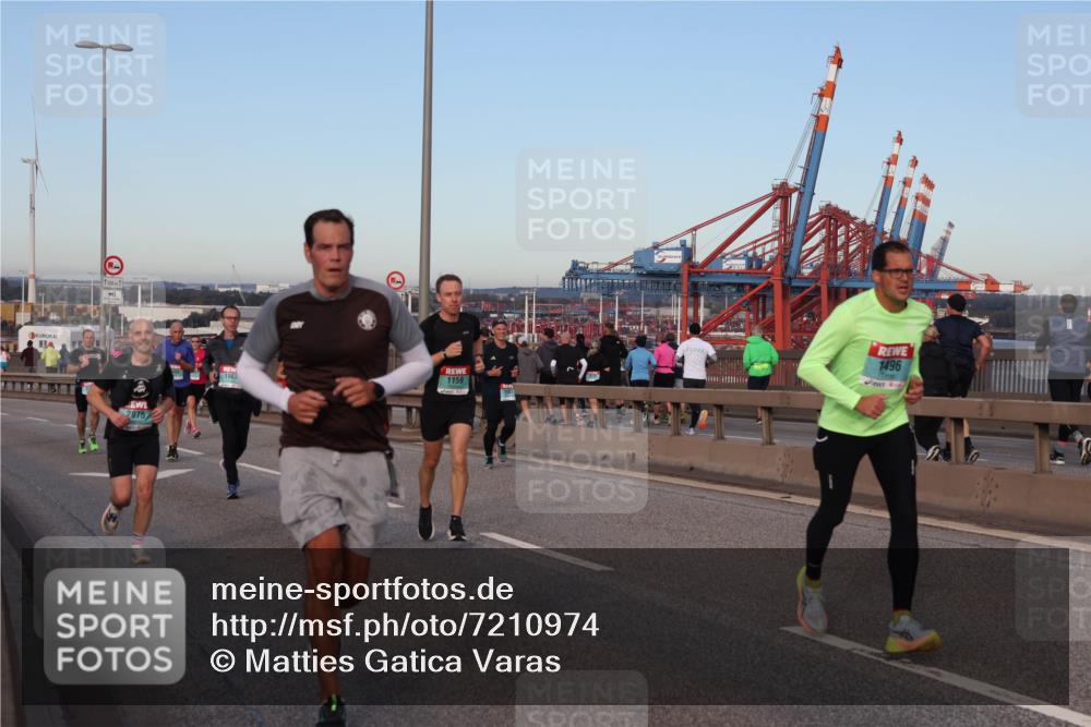 03.10.2024 - Köhlbrandbrückenlauf Matties Gatica Varas http://msf.ph/oto/7210974 03.10.2024 09:36:15 Position 2 500, 2875, 1867, 1159, 1496, 4 meine-sportfotos.de