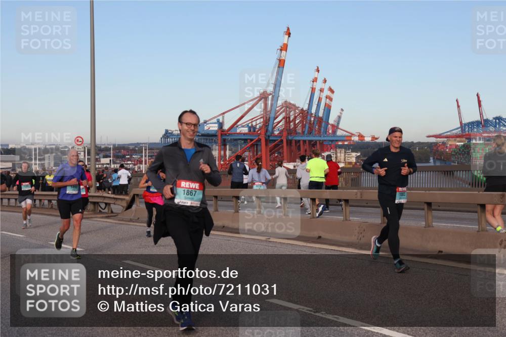 03.10.2024 - Köhlbrandbrückenlauf Matties Gatica Varas http://msf.ph/oto/7211031 03.10.2024 09:36:19 Position 2 500, 1493, 1867, 3419, 1083 meine-sportfotos.de
