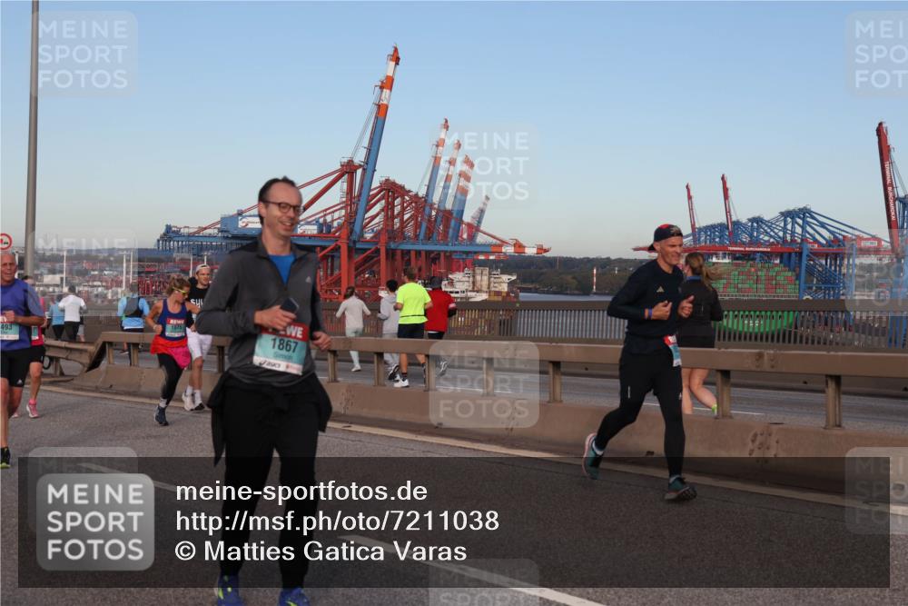 03.10.2024 - Köhlbrandbrückenlauf Matties Gatica Varas http://msf.ph/oto/7211038 03.10.2024 09:36:20 Position 2 493, 1575, 1867 meine-sportfotos.de