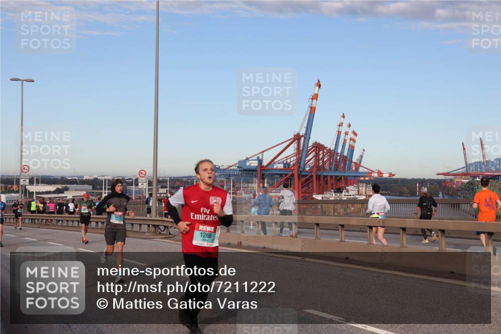 03.10.2024 - Köhlbrandbrückenlauf Matties Gatica Varas http://msf.ph/oto/7211222 03.10.2024 09:36:27 Position 2 1572, 1266 meine-sportfotos.de