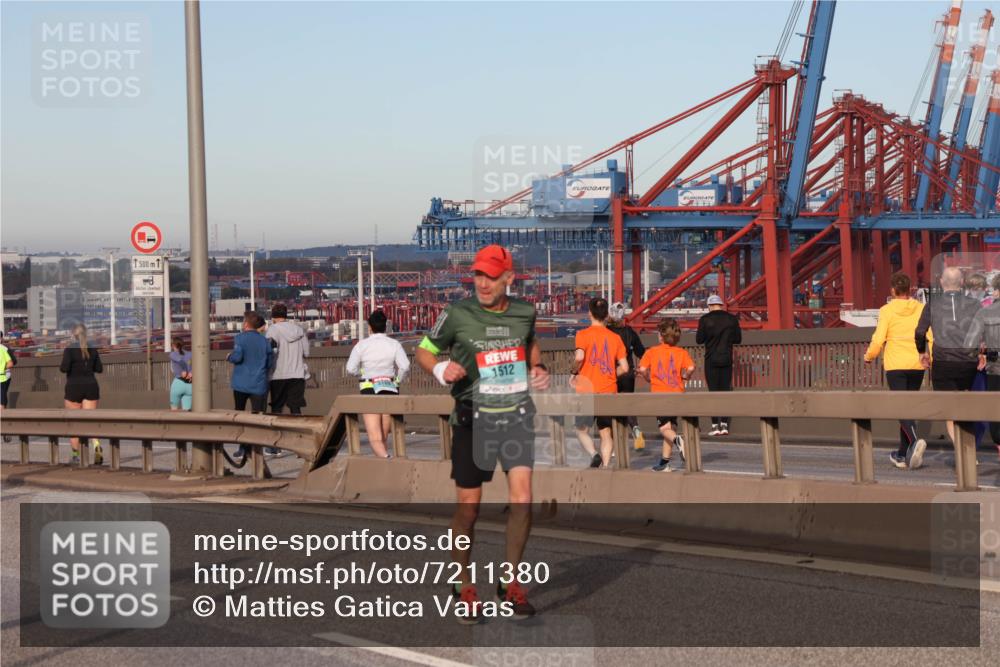 03.10.2024 - Köhlbrandbrückenlauf Matties Gatica Varas http://msf.ph/oto/7211380 03.10.2024 09:36:32 Position 2 1500, 3189, 1512, 7 meine-sportfotos.de