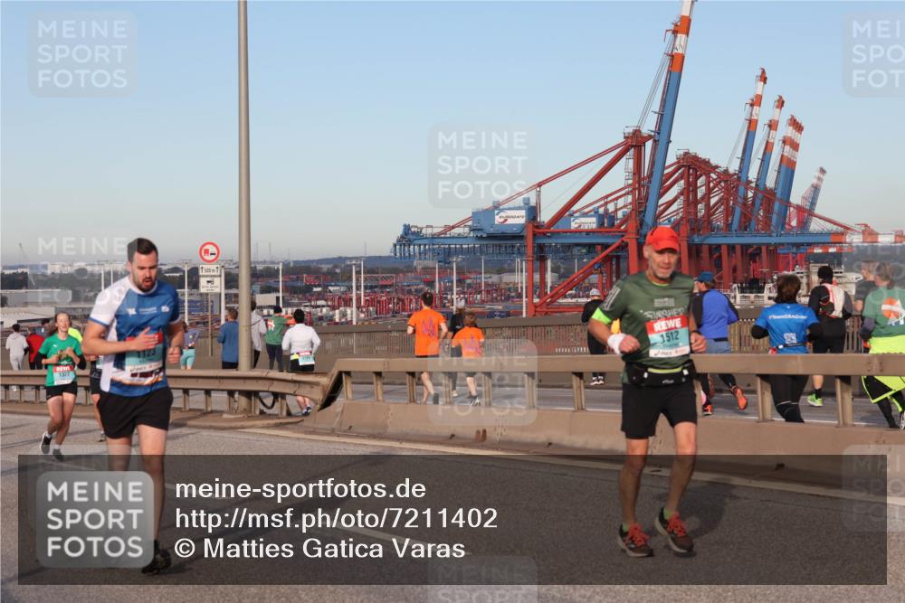 03.10.2024 - Köhlbrandbrückenlauf Matties Gatica Varas http://msf.ph/oto/7211402 03.10.2024 09:36:33 Position 2 1327, 1123, 1500, 1, 1512 meine-sportfotos.de