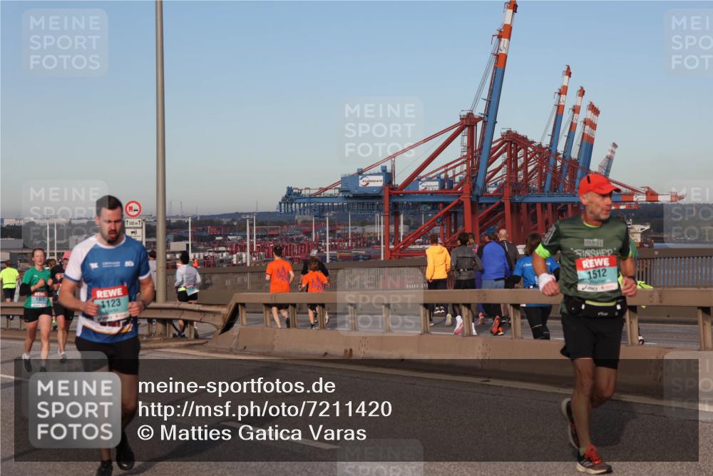 03.10.2024 - Köhlbrandbrückenlauf Matties Gatica Varas http://msf.ph/oto/7211420 03.10.2024 09:36:34 Position 2 1327, 1123, 1500, 1, 1512 meine-sportfotos.de
