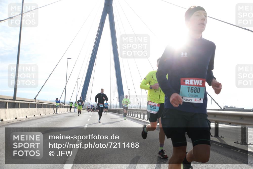 03.10.2024 - Köhlbrandbrückenlauf Jannik Wohlers http://msf.ph/oto/7211468 03.10.2024 09:20:50 Position 1 1250, 1680 meine-sportfotos.de