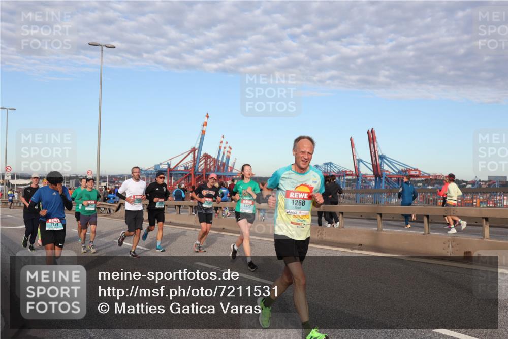03.10.2024 - Köhlbrandbrückenlauf Matties Gatica Varas http://msf.ph/oto/7211531 03.10.2024 09:36:40 Position 2 1121, 1327, 1202, 1268 meine-sportfotos.de