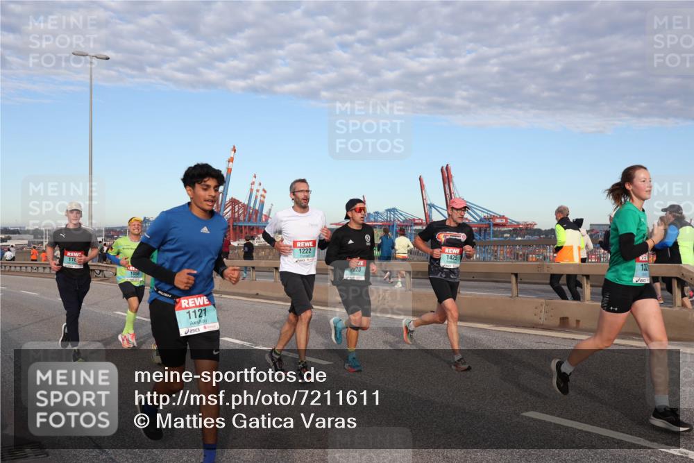 03.10.2024 - Köhlbrandbrückenlauf Matties Gatica Varas http://msf.ph/oto/7211611 03.10.2024 09:36:41 Position 2 116, 1056, 1121, 1222, 1425, 2220, 132 meine-sportfotos.de