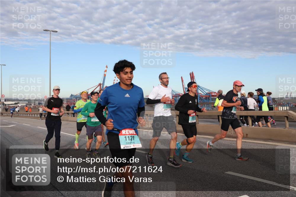 03.10.2024 - Köhlbrandbrückenlauf Matties Gatica Varas http://msf.ph/oto/7211624 03.10.2024 09:36:42 Position 2 1121, 1222 meine-sportfotos.de