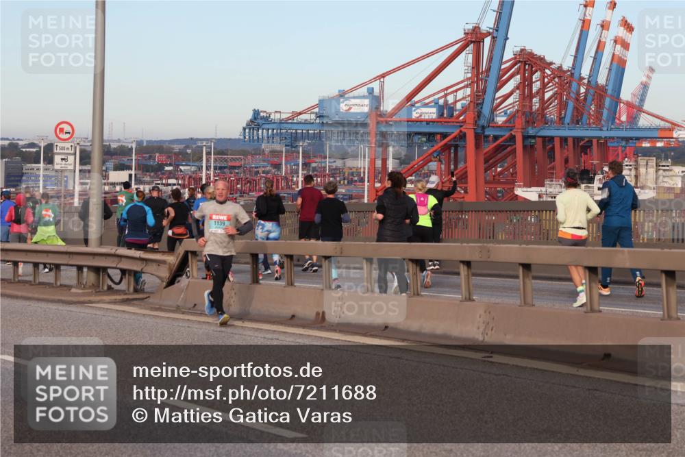 03.10.2024 - Köhlbrandbrückenlauf Matties Gatica Varas http://msf.ph/oto/7211688 03.10.2024 09:36:45 Position 2 1500, 1139 meine-sportfotos.de