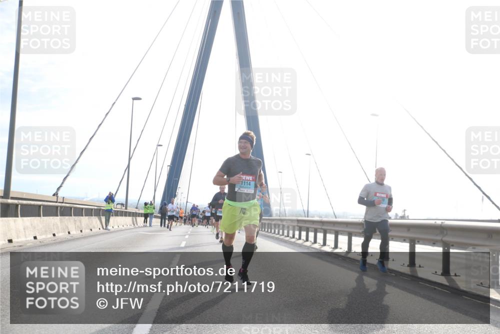 03.10.2024 - Köhlbrandbrückenlauf Jannik Wohlers http://msf.ph/oto/7211719 03.10.2024 09:20:55 Position 1 1114, 39 meine-sportfotos.de