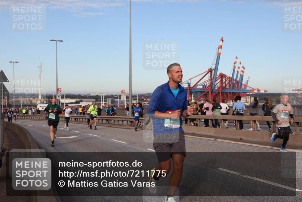 03.10.2024 - Köhlbrandbrückenlauf Matties Gatica Varas http://msf.ph/oto/7211775 03.10.2024 09:36:49 Position 2 7045, 1384, 1139 meine-sportfotos.de