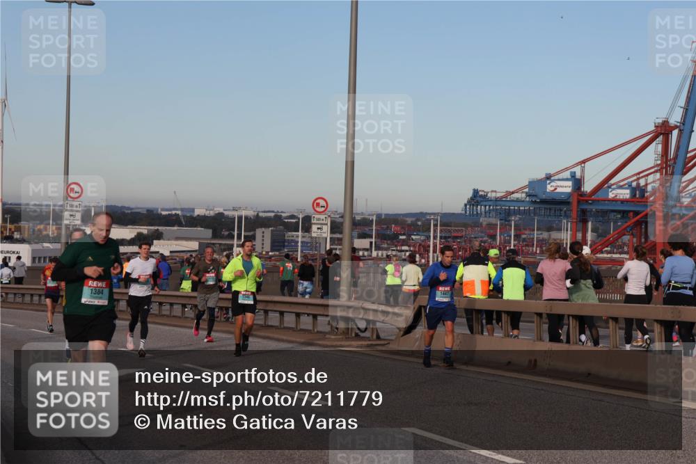 03.10.2024 - Köhlbrandbrückenlauf Matties Gatica Varas http://msf.ph/oto/7211779 03.10.2024 09:36:50 Position 2 1, 500, 1384, 1416, 1348, 1500, 1, 1447 meine-sportfotos.de