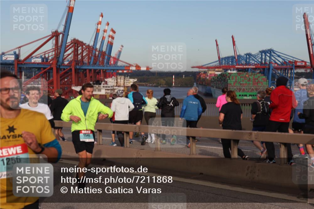 03.10.2024 - Köhlbrandbrückenlauf Matties Gatica Varas http://msf.ph/oto/7211868 03.10.2024 09:36:56 Position 2 1256, 1348 meine-sportfotos.de
