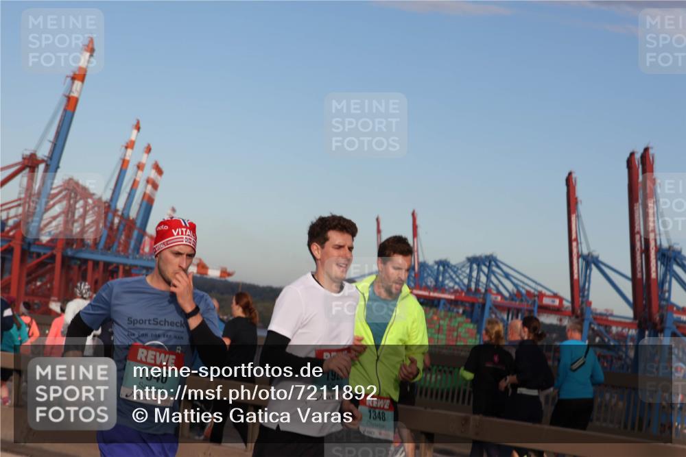 03.10.2024 - Köhlbrandbrückenlauf Matties Gatica Varas http://msf.ph/oto/7211892 03.10.2024 09:36:57 Position 2 1046, 19, 1348 meine-sportfotos.de