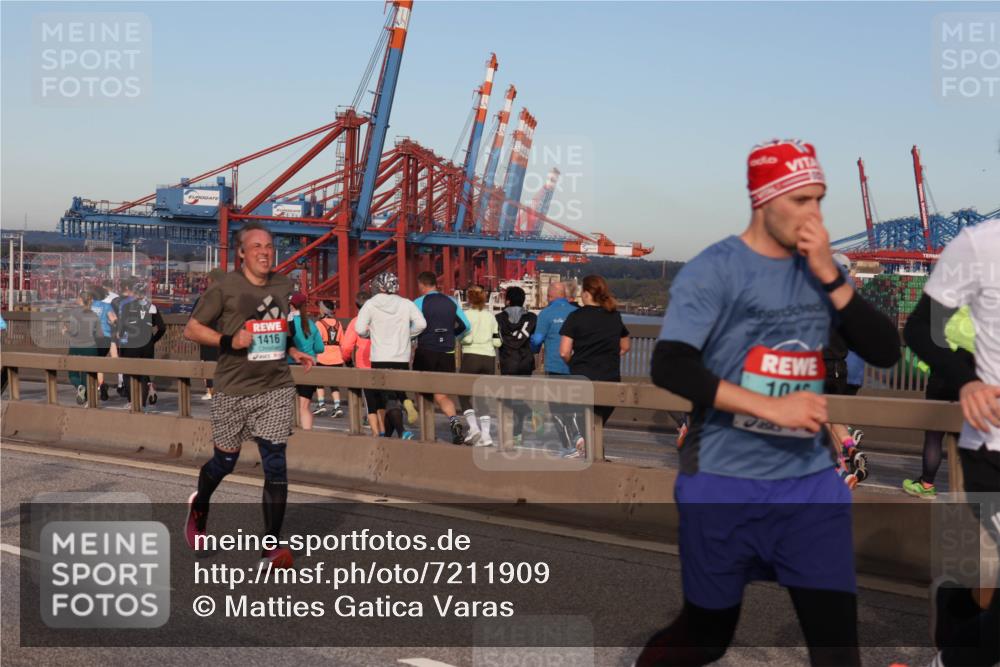 03.10.2024 - Köhlbrandbrückenlauf Matties Gatica Varas http://msf.ph/oto/7211909 03.10.2024 09:36:57 Position 2 1416, 10 meine-sportfotos.de