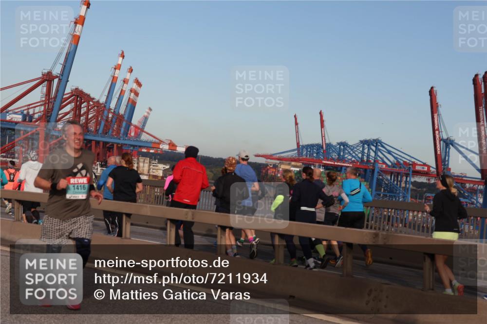 03.10.2024 - Köhlbrandbrückenlauf Matties Gatica Varas http://msf.ph/oto/7211934 03.10.2024 09:36:58 Position 2 1416 meine-sportfotos.de