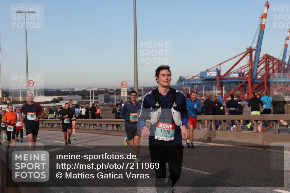 03.10.2024 - Köhlbrandbrückenlauf Matties Gatica Varas http://msf.ph/oto/7211969 03.10.2024 09:37:03 Position 2 1462, 500, 1096, 500, 1, 399, 1983, 1206 meine-sportfotos.de