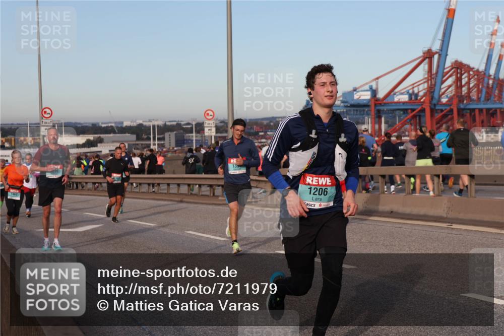 03.10.2024 - Köhlbrandbrückenlauf Matties Gatica Varas http://msf.ph/oto/7211979 03.10.2024 09:37:03 Position 2 1462, 500, 1, 139, 1206 meine-sportfotos.de