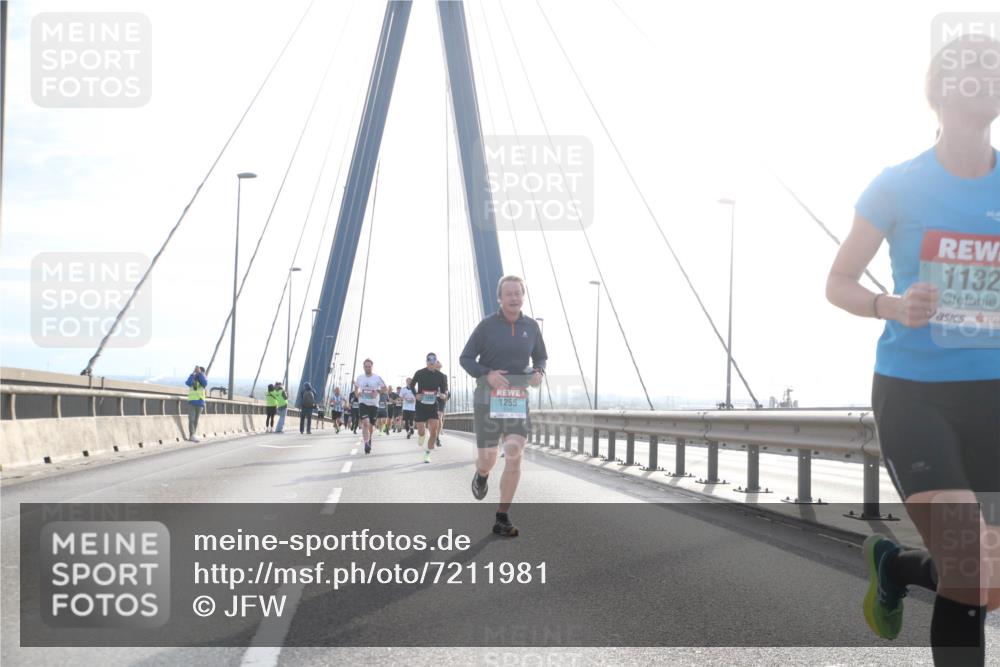 03.10.2024 - Köhlbrandbrückenlauf Jannik Wohlers http://msf.ph/oto/7211981 03.10.2024 09:20:57 Position 1 1255, 1132 meine-sportfotos.de
